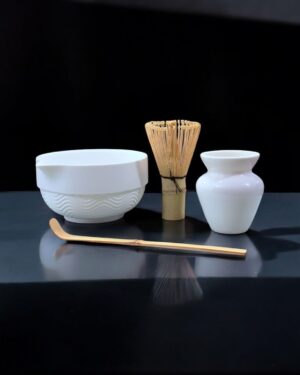CERAMIC MACHA TEA SET (2 CERAMIC BOWL + 2 WOODEN SPOON) Set of 4